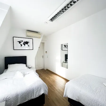 House Deluxe - 15min To Dus & Free Parking