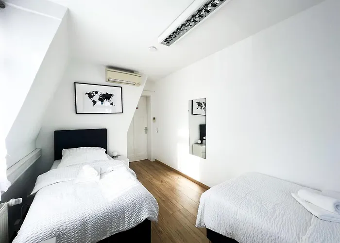 House Deluxe - 15min To Dus & Free Parking