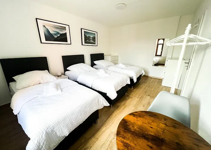 House Deluxe - 15min To Dus & Free Parking