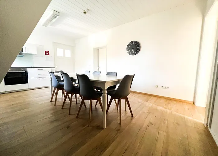 Apartament House Deluxe - 15min To Dus & Free Parking