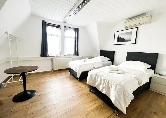 Apartament House Deluxe - 15min To Dus & Free Parking *