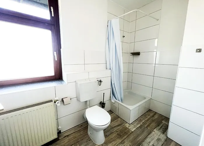 House Deluxe - 15min To Dus & Free Parking Apartament